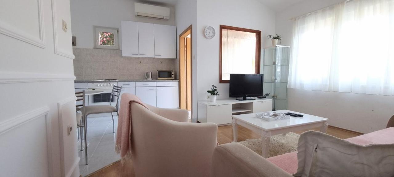 Apartment Kate-Few Minutes From Beach Makarska Exterior photo