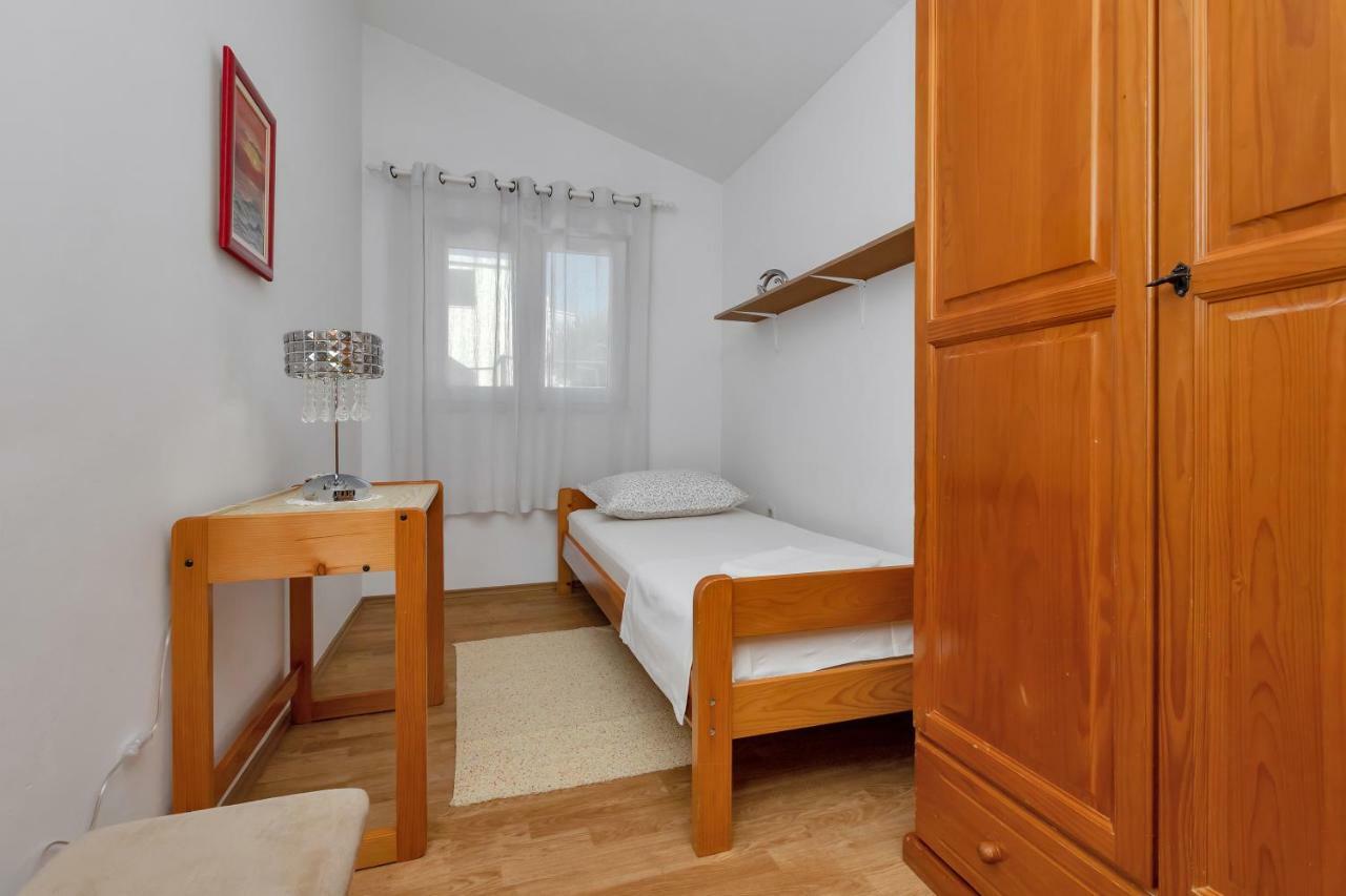 Apartment Kate-Few Minutes From Beach Makarska Exterior photo