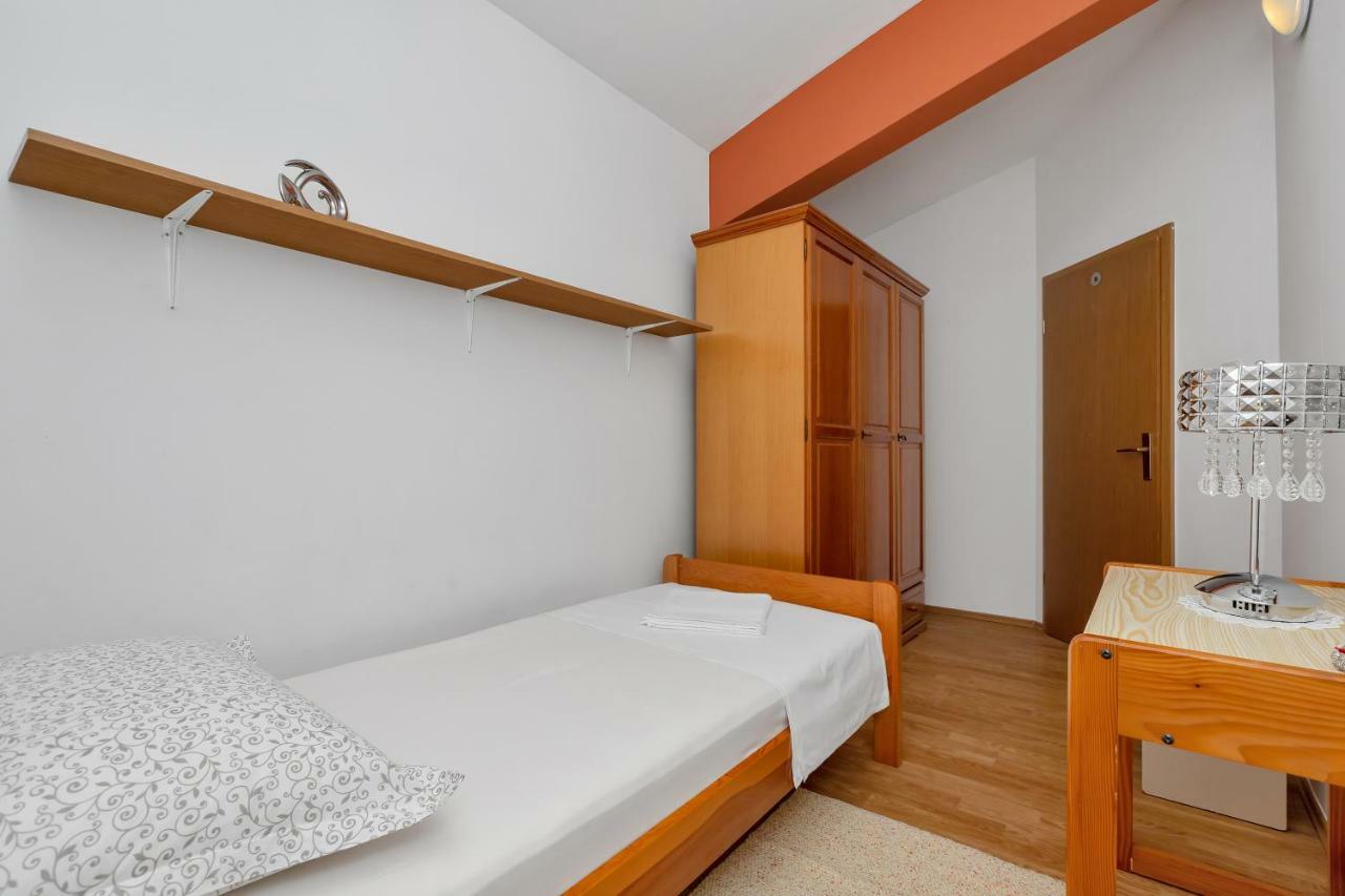 Apartment Kate-Few Minutes From Beach Makarska Exterior photo